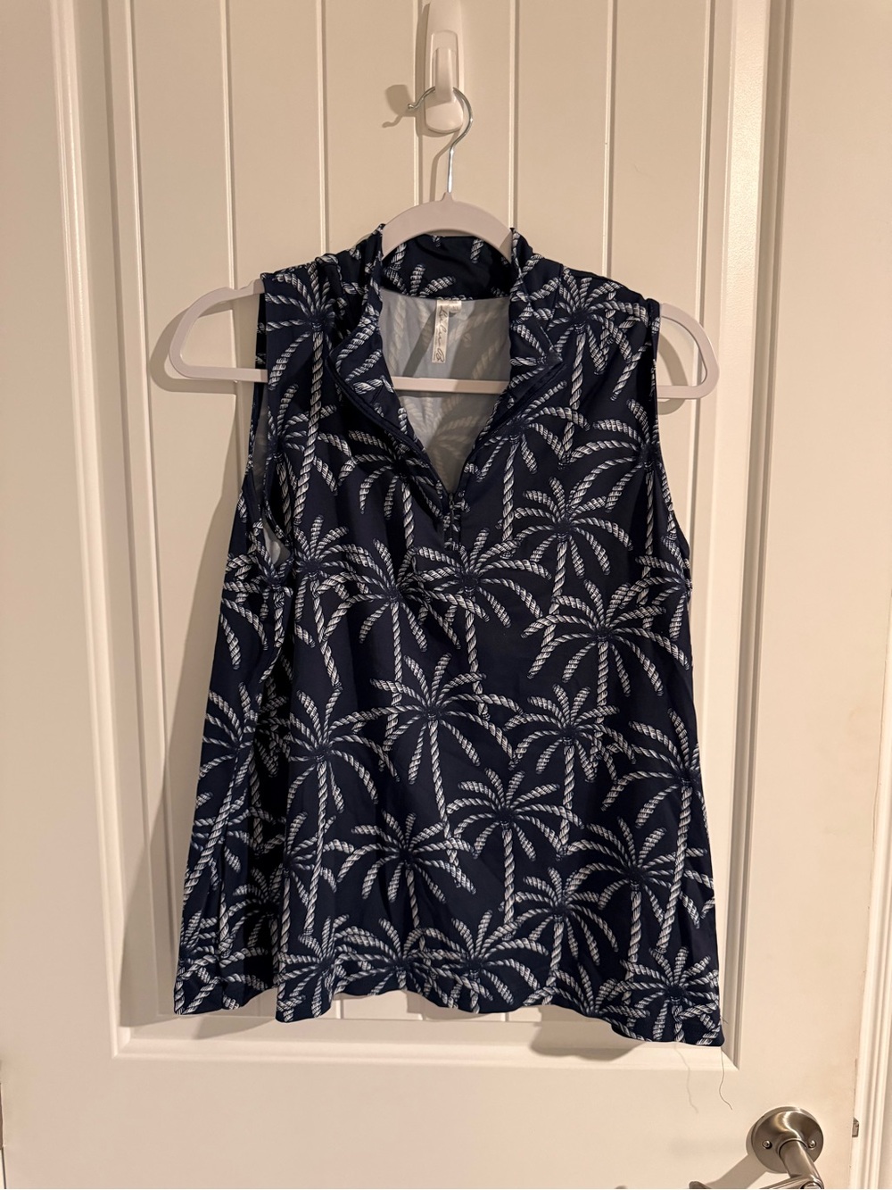 Lulu-B Navy Palm Tree Print Sleeveless Blouse Tropical Resort Vacation
